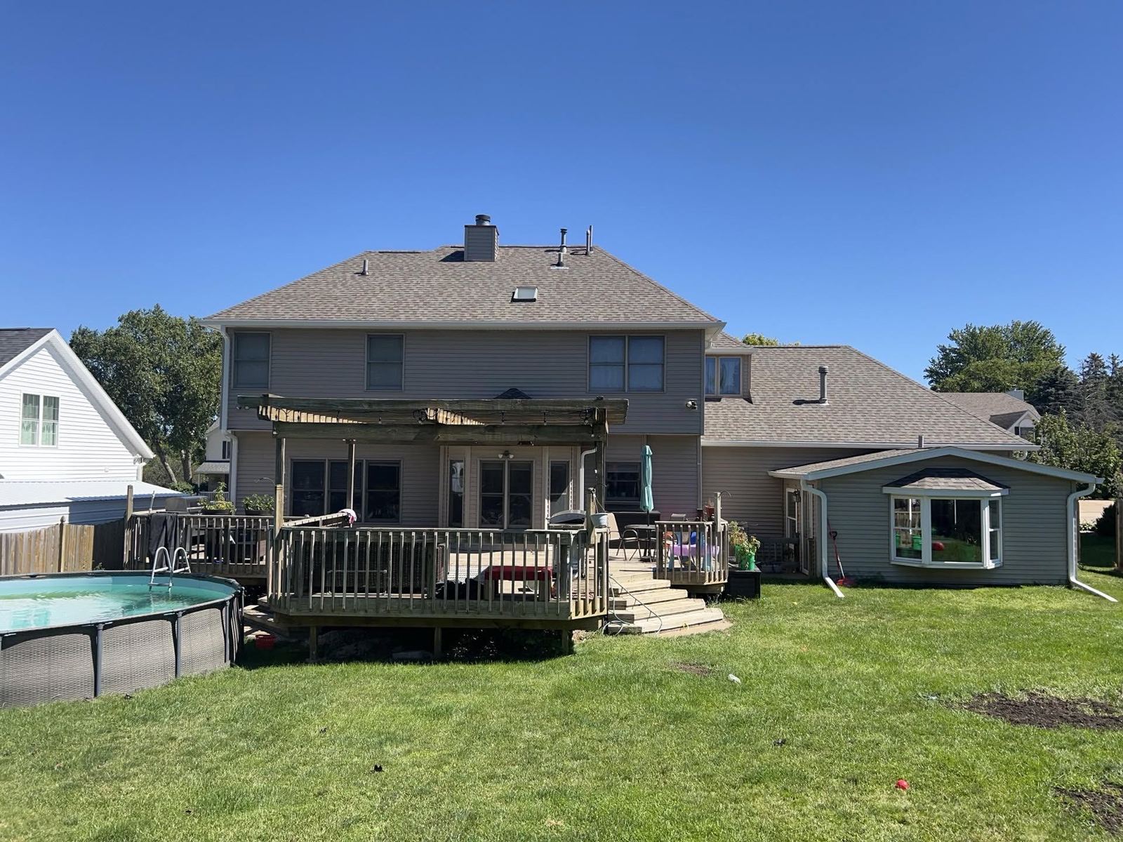 Aerial view of a home and deck in Davenport, Iowa